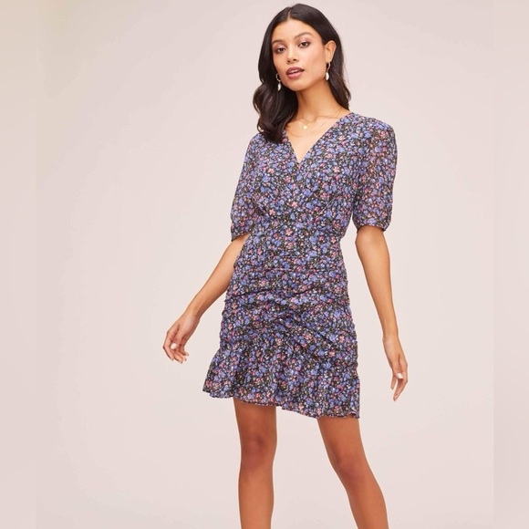 Astr Dresses & Skirts - Astr the Label shirred ruffle skirt mini dress purple blue red floral v neck